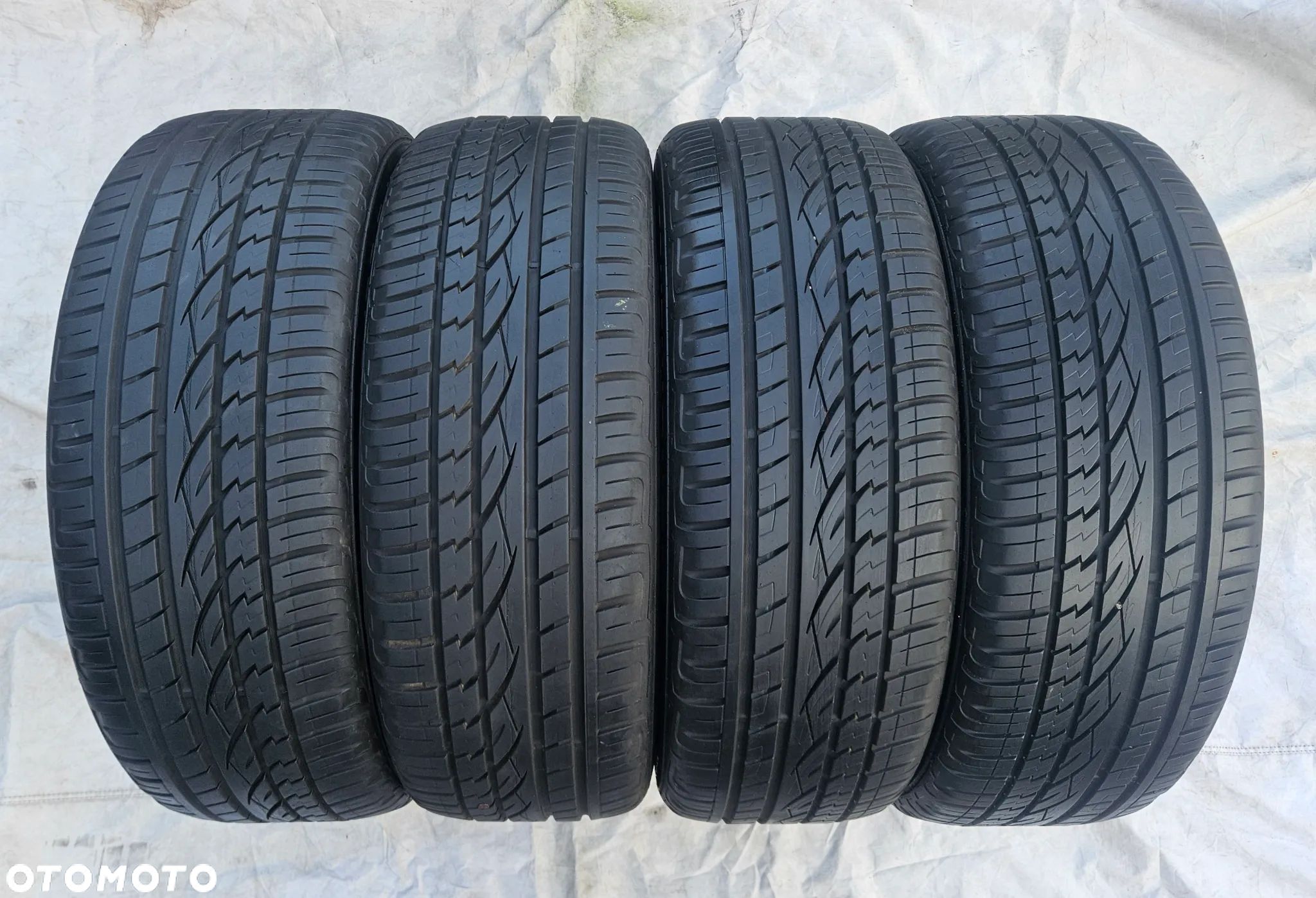 235/55/19 105v Continental Cross Contact - 1