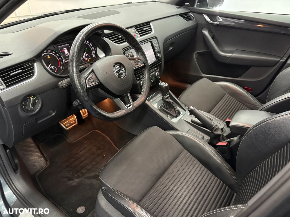 Skoda Octavia 2.0 TDI DSG RS - 10