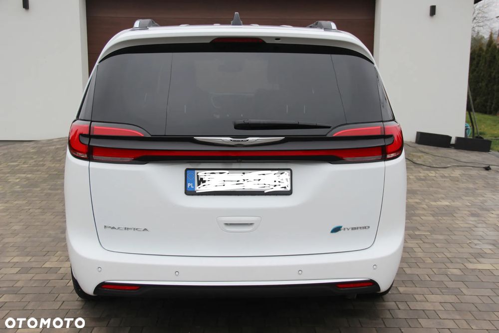 Chrysler Pacifica - 8