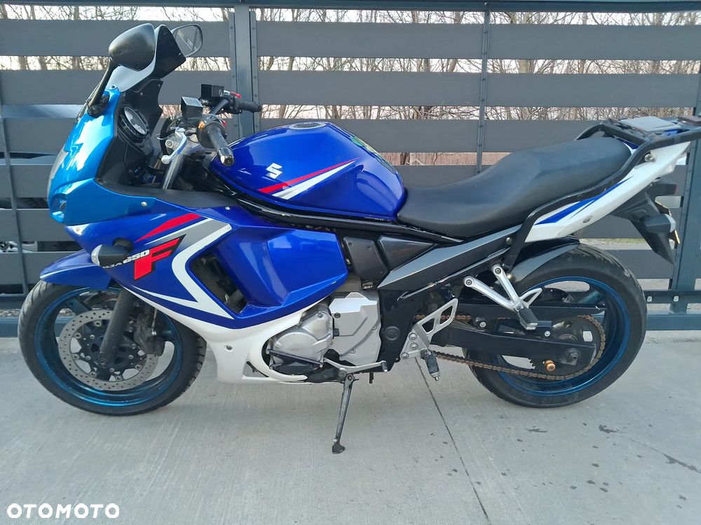 Suzuki GSX - 2
