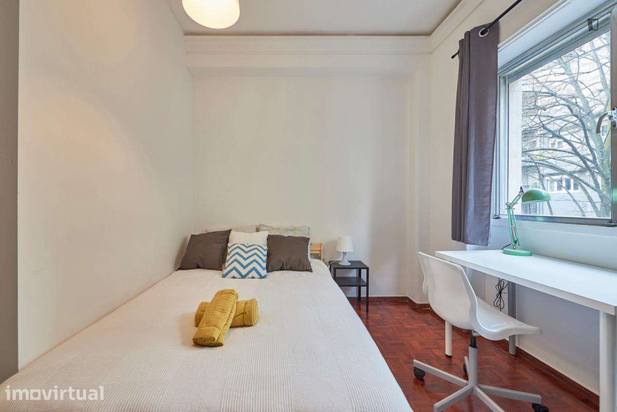 Quarto - localizado em Marquês de Pombal Lisbon - Grande imagem: 3/45