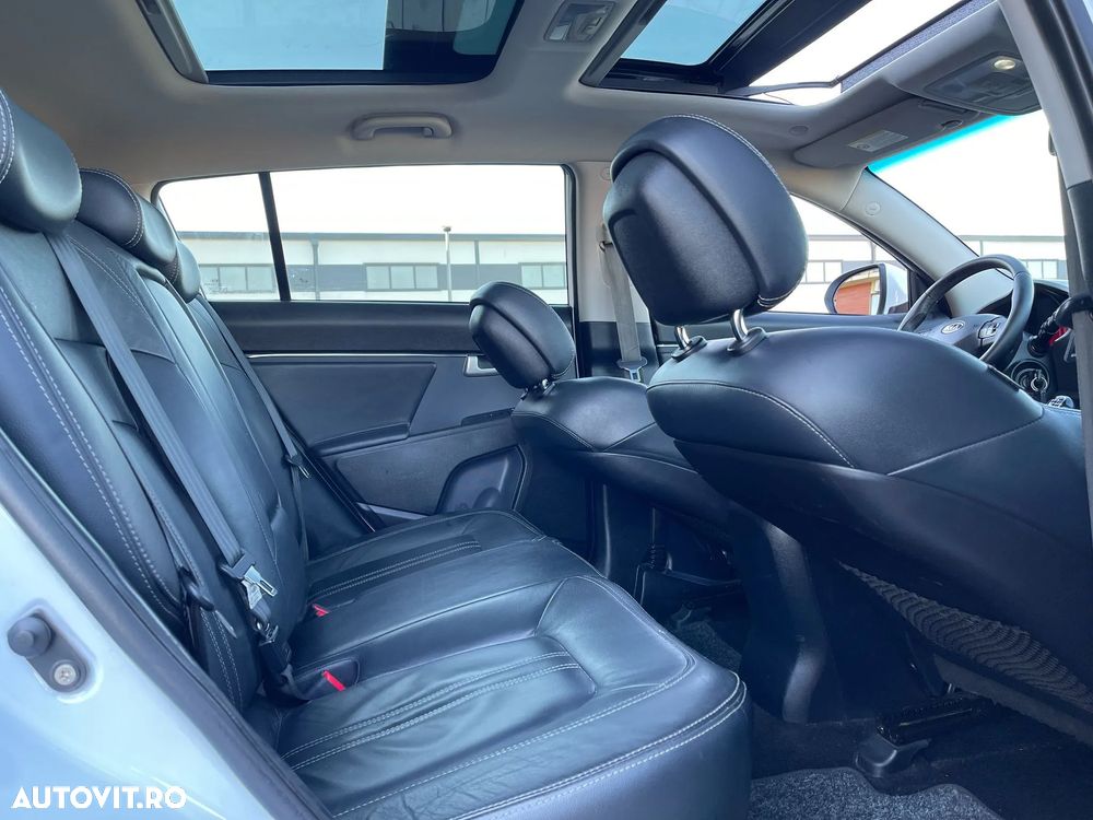 Kia Sportage 2.0 CRDI 4WD Dream-Team Edition - 13