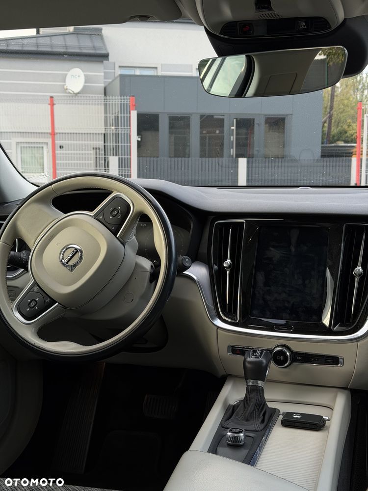 Volvo V60 T5 Geartronic Momentum - 16
