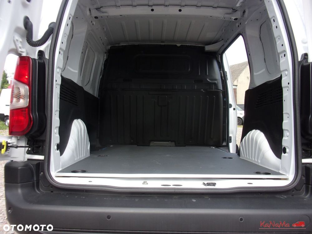 Toyota Proace City - 32