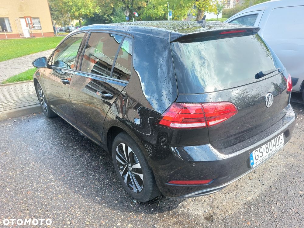 Volkswagen Golf - 6
