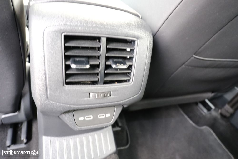 VW T-Roc 1.5 TSI R-Line DSG - 37