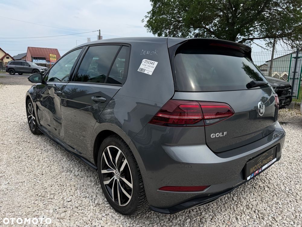 Volkswagen Golf - 6