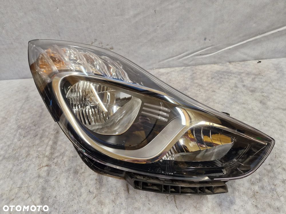 Hyundai IX20 Lampa Prawa Czarna + Halogen - 2