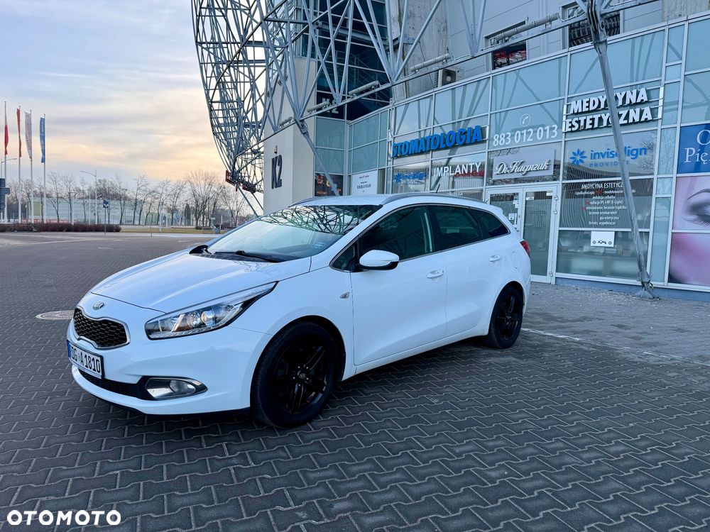 Kia Ceed - 8