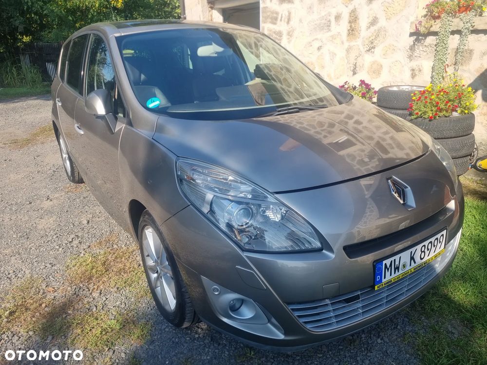 Renault Grand Scenic - 1