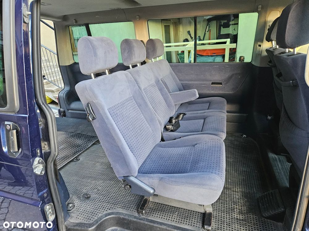 Volkswagen Caravelle - 6