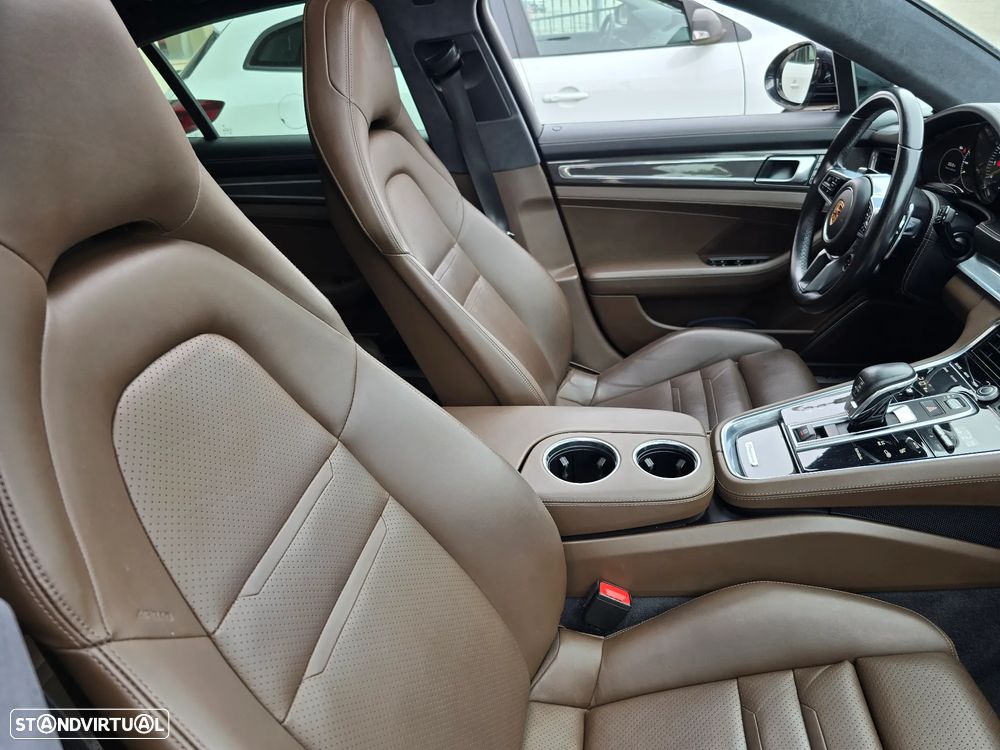 Porsche Panamera 4 E-Hybrid - 46