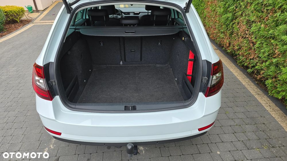 Skoda Octavia 2.0 TDI DSG Premium Edition - 26