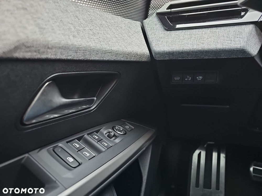 Peugeot 5008 1.2 PureTech mHEV GT Exclusive S&S e-DCS6 - 29