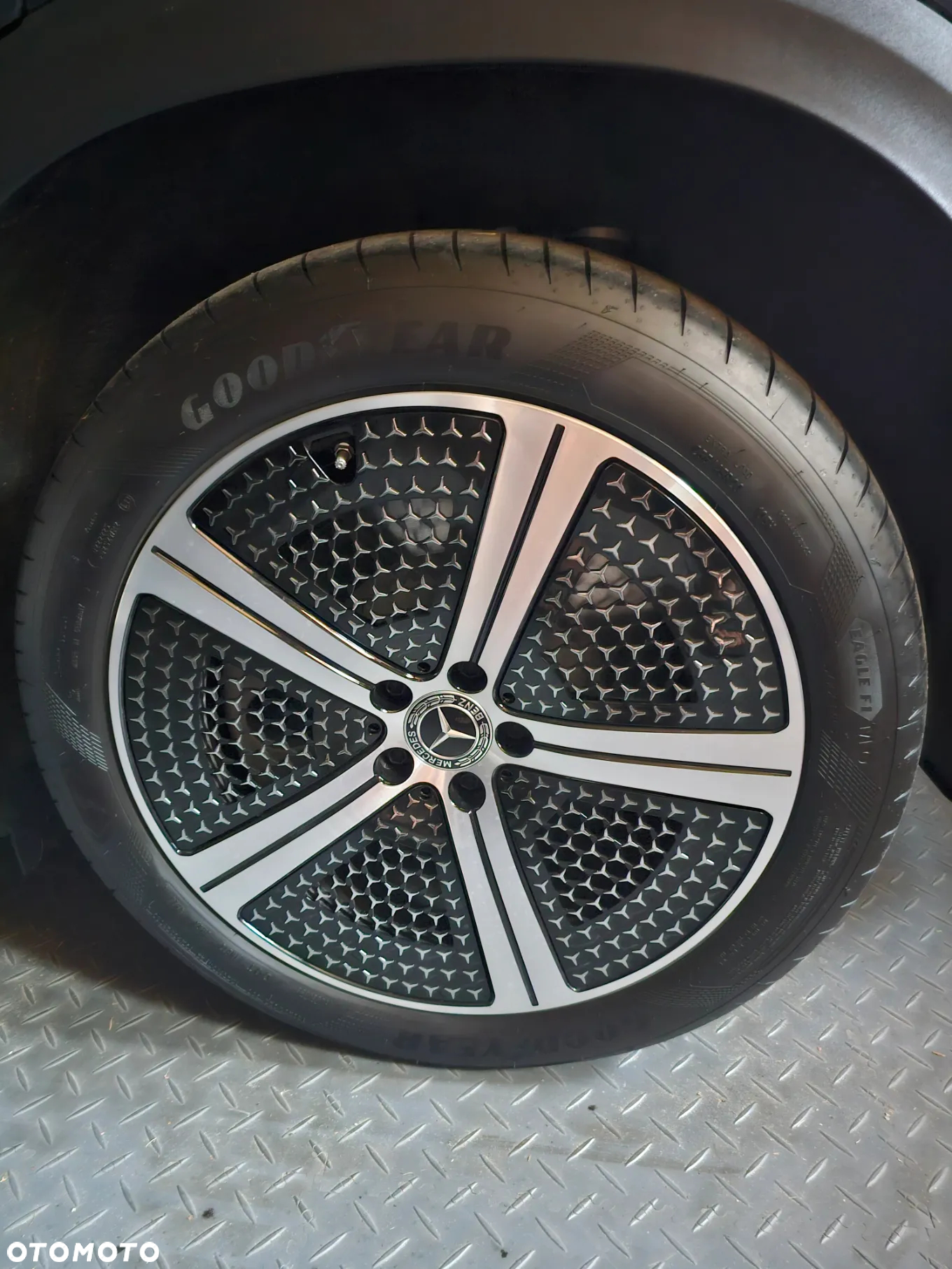 Mercedes-Benz EQE 350+ 90.5kWh Electric Art - 16