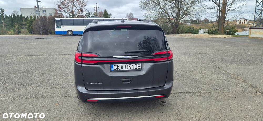 Chrysler Pacifica - 5