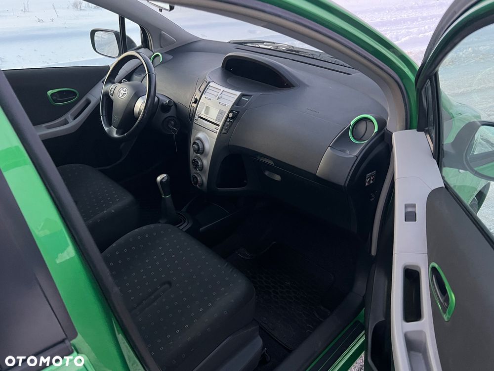 Toyota Yaris - 20