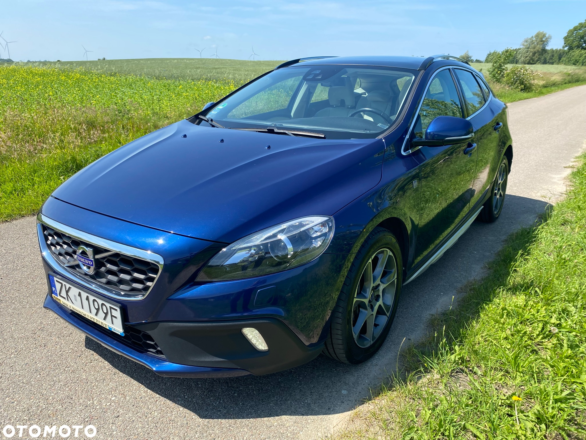 Volvo V40 Cross Country - 3
