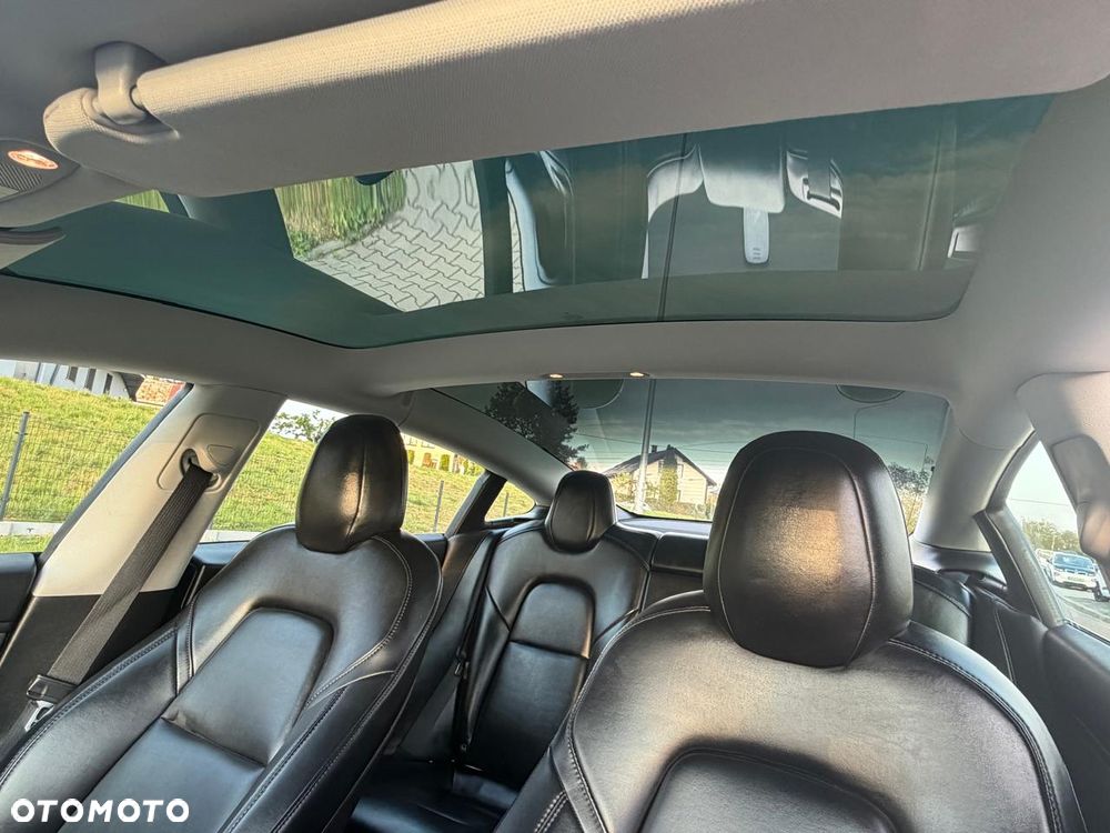 Tesla Model 3 - 37