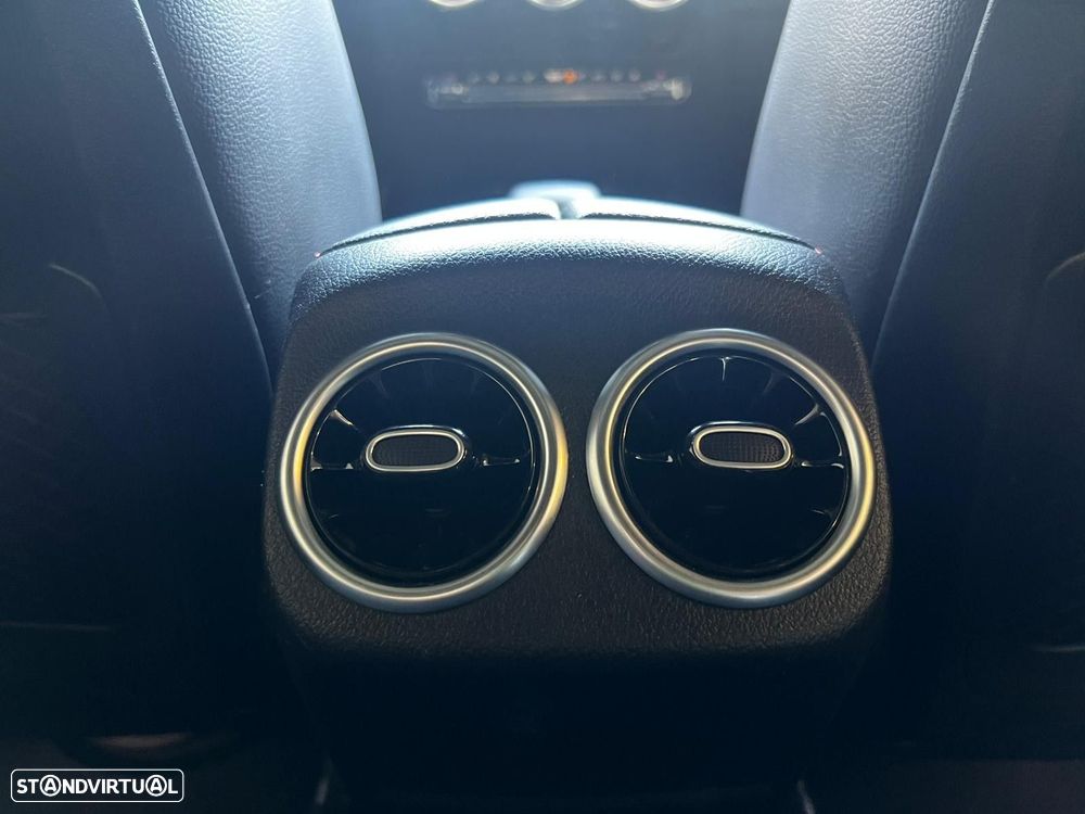 Mercedes-Benz A 250 Limousine e AMG Line - 57