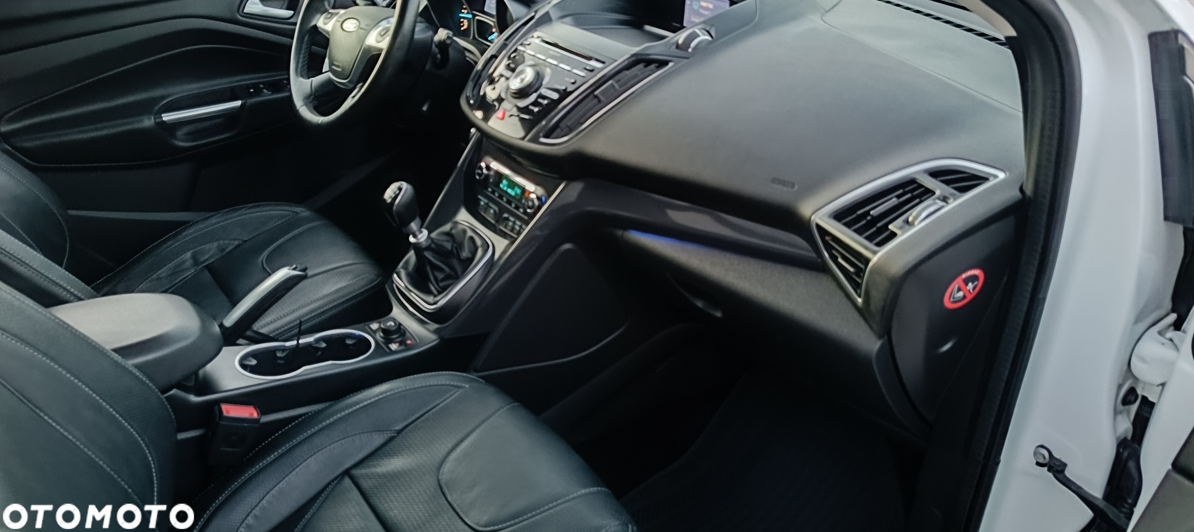 Ford Kuga 2.0 TDCi Titanium S - 24