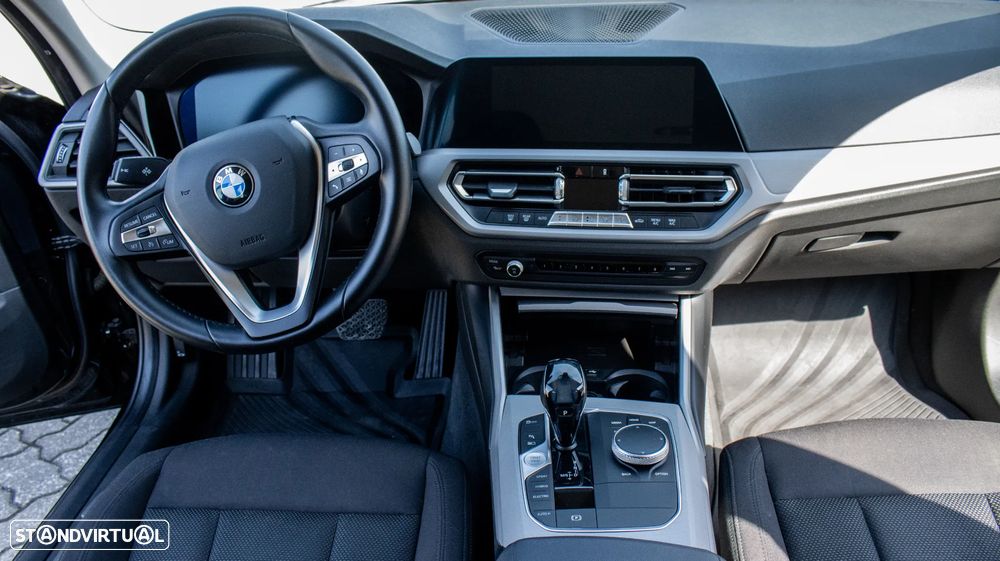 BMW 330 - 16