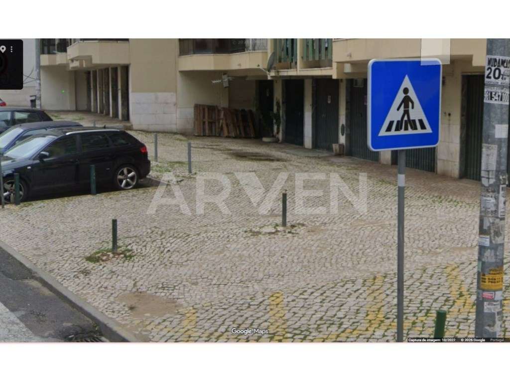 Garagem de 38 m² com WC e estacionamento adicional | Agualva-Cacém - Grande imagem: 3/3
