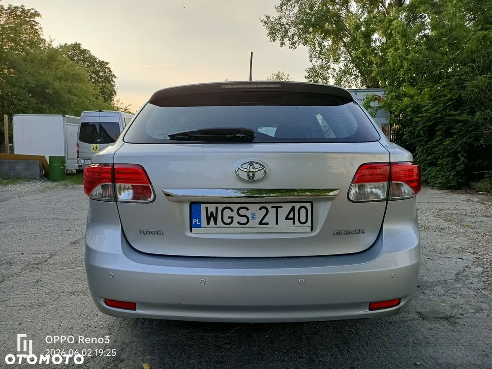 Toyota Avensis 1.8 Sol - 14