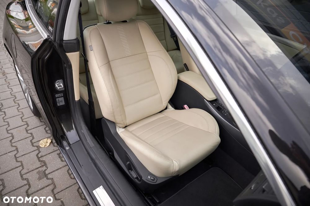 Renault Laguna 3.5 V6 Initiale - 29