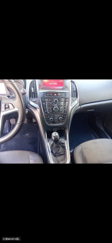 Opel Astra Sports Tourer ver-1-7-cdti-cosmo - 13