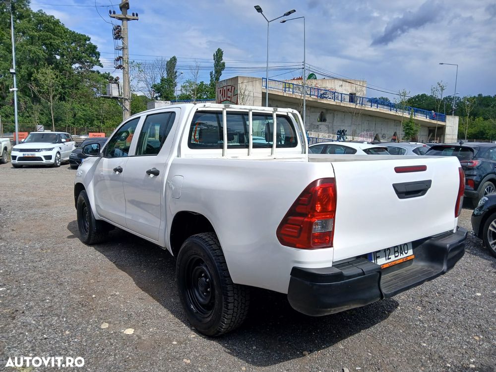 Toyota Hilux 4x4 Double Cab M/T Comfort - 6