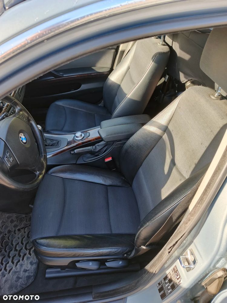 BMW Seria 3 325xi - 11