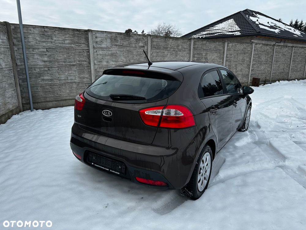 Kia Rio - 6