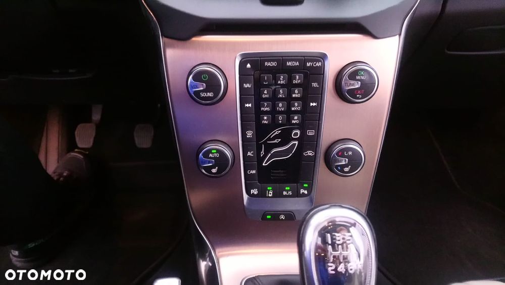 Volvo V40 D3 Summum - 14