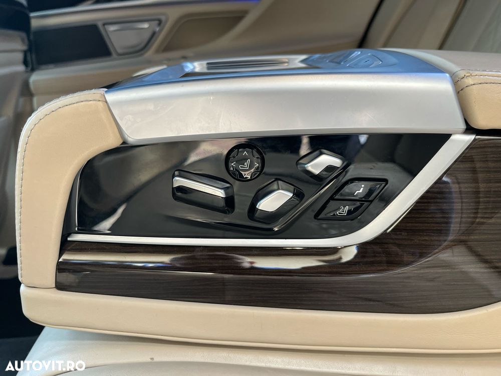 BMW Seria 7 730Ld xDrive - 25