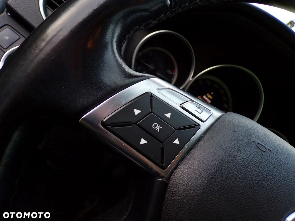 Mercedes-Benz Klasa C 180 BlueEFFICIENCY Elegance - 20