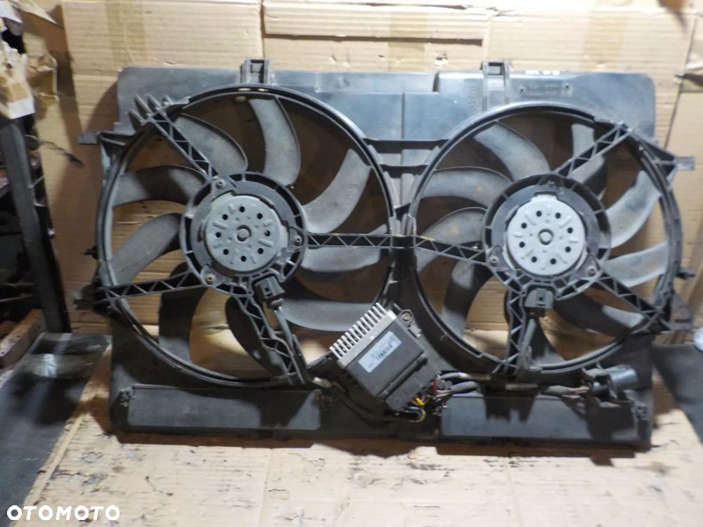 AUDI A4 B8 2.0 TDI WENTYLATORY CHŁODNIC - 1