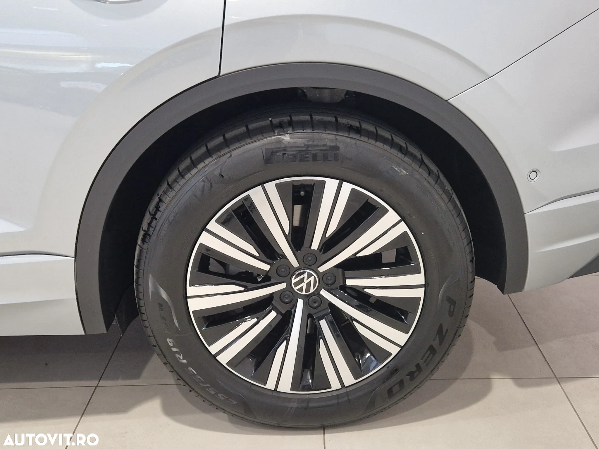 Volkswagen Touareg V6 TDI 4MOTION Elegance - 10