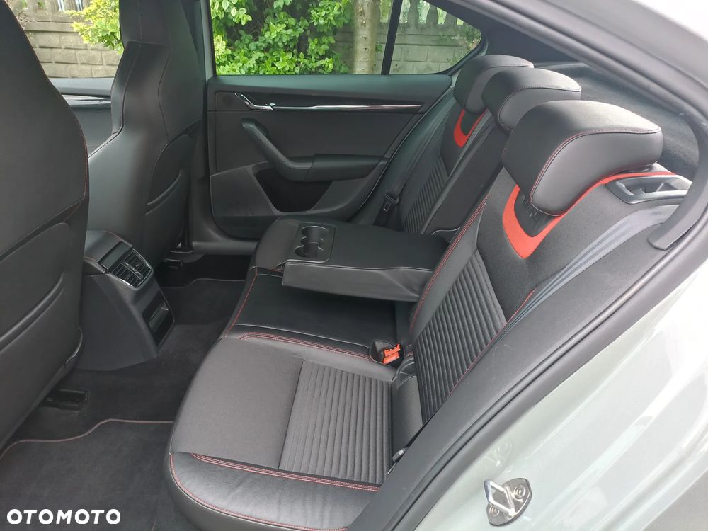 Skoda Octavia 2.0 TDI RS DSG - 35