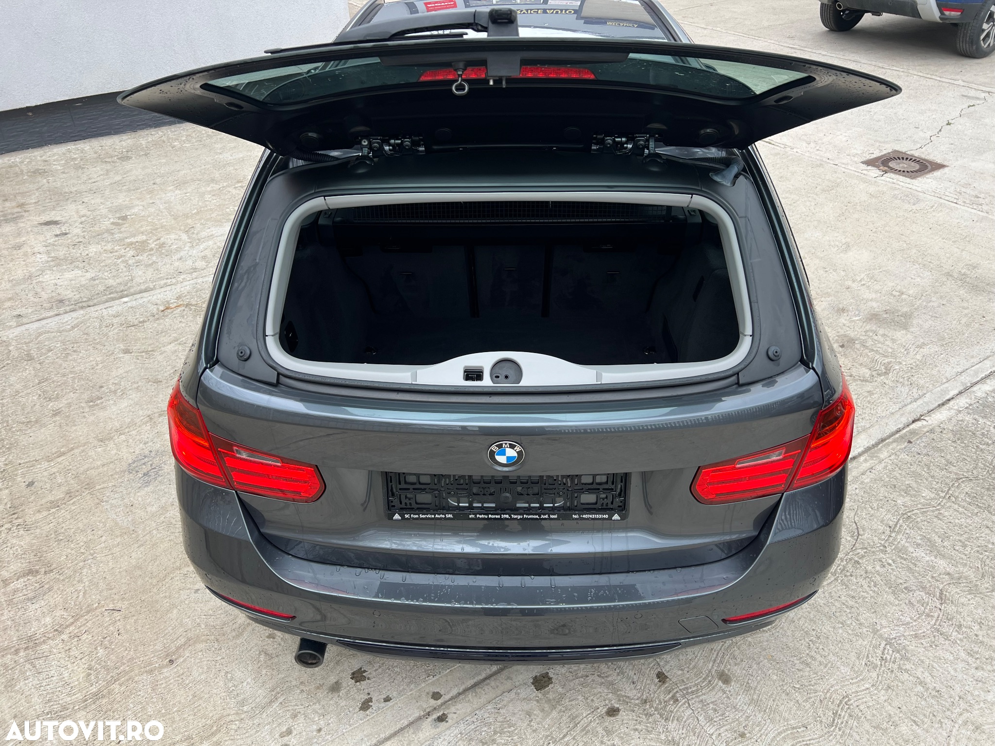 BMW Seria 3 320d Touring xDrive Aut. - 30