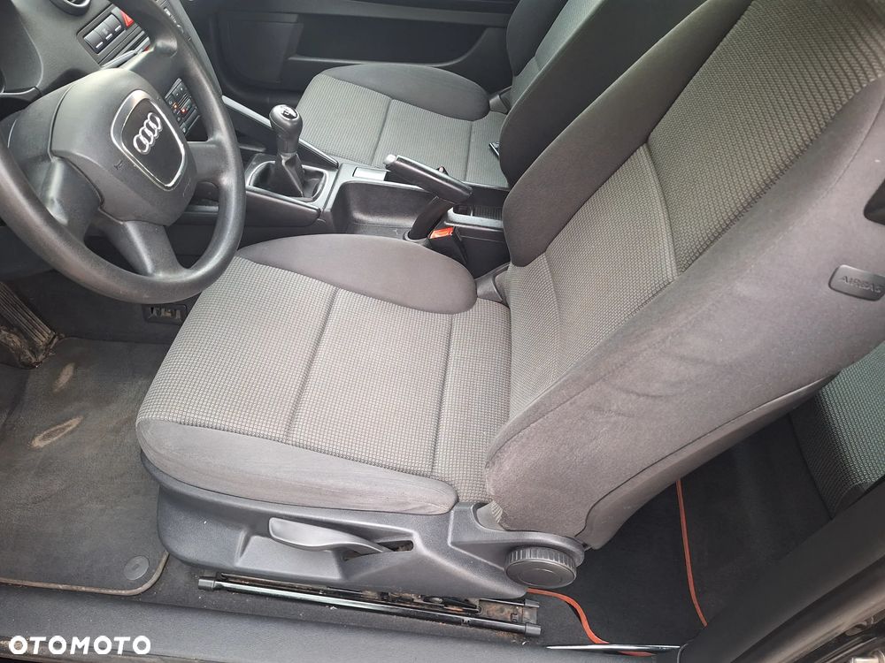 Audi A3 3-drzwiowe 1.6 Ambiente - 26