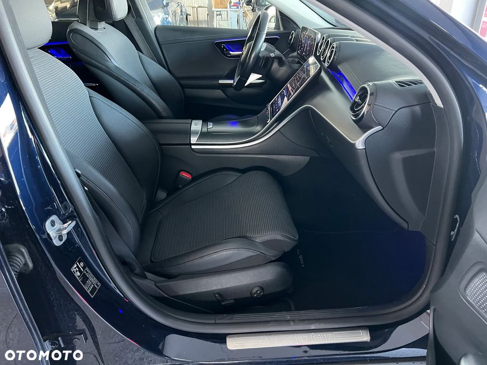 Mercedes-Benz Klasa C 220 d 4MATIC 9G-TRONIC - 41