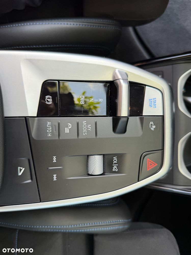 BMW iX1 eDrive20 66.5kWh M Sport Edition - 22