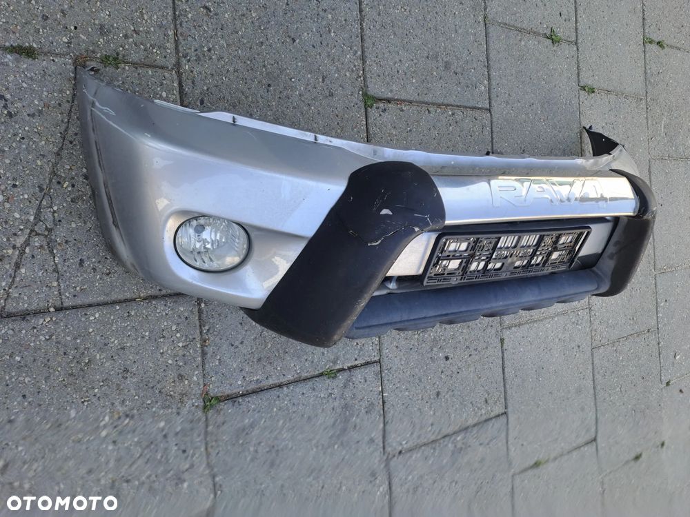 Toyota Rav 4 II lift 2003-2005r. zderzak przedni kod lakieru 1D4 plus nakładka(Bamber) i inne