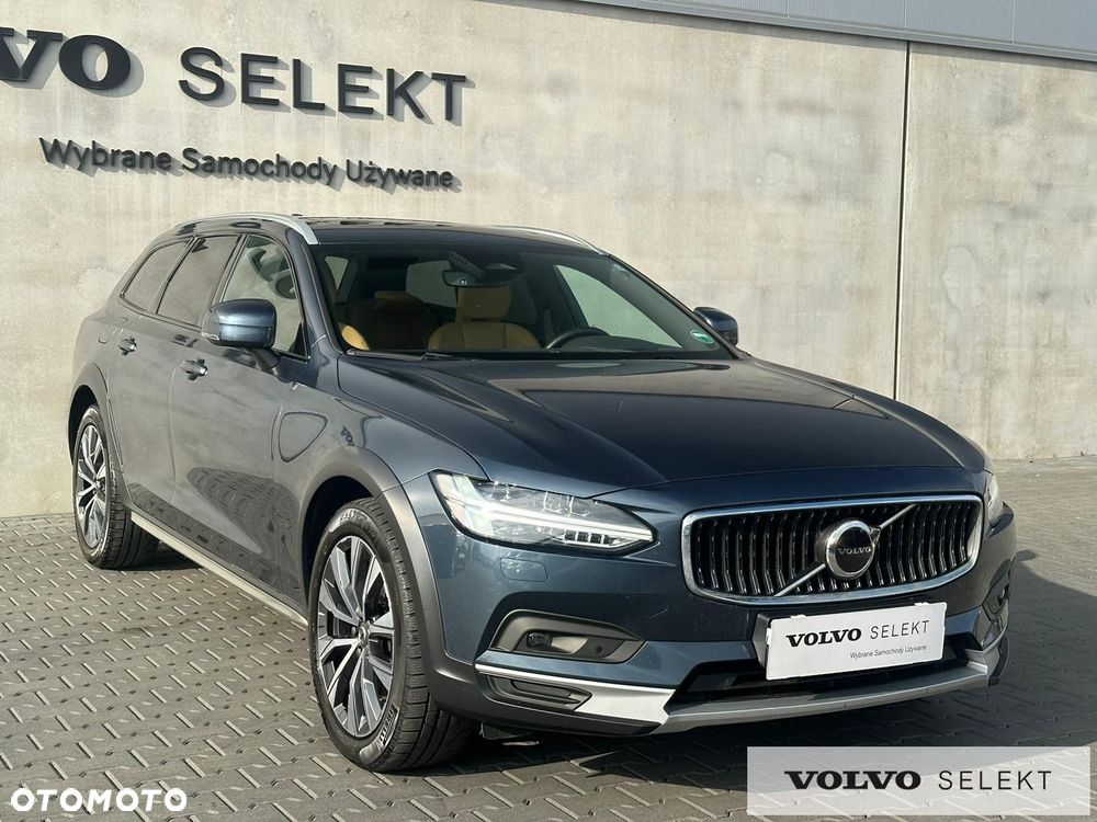Volvo V90 Cross Country - 12