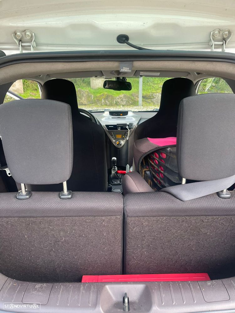 Toyota iQ 1.4 D-4D - 11