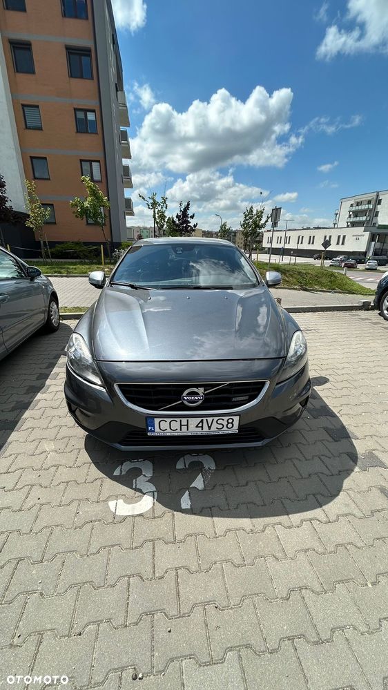 Volvo V40 D2 R-Design - 1