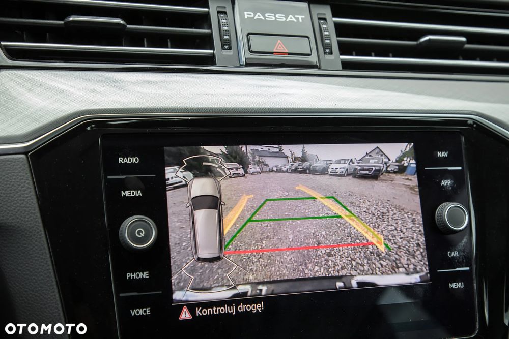 Volkswagen Passat - 34