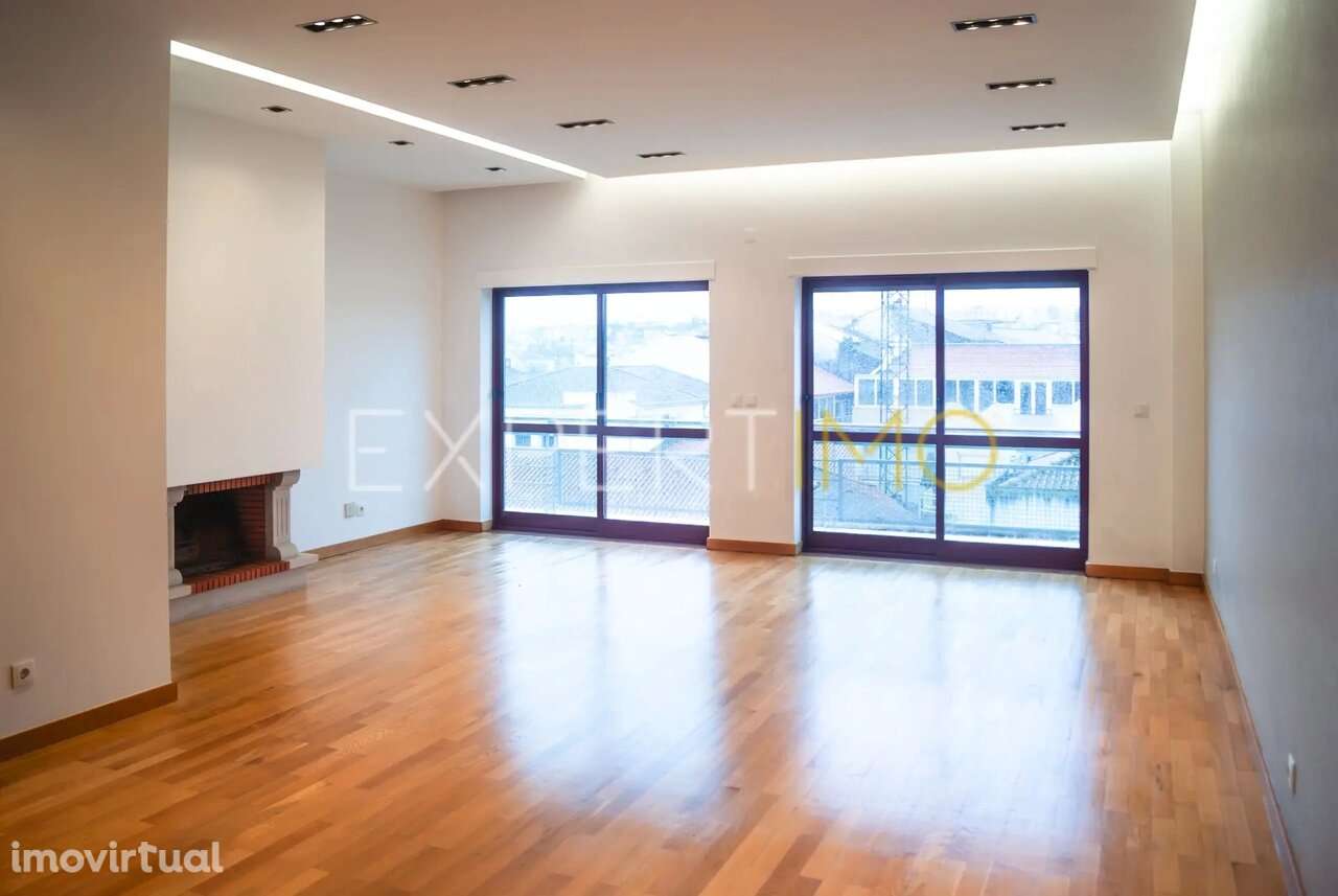 T3 com Elevador, Varanda e Estacionamento no Centro de Pombal - Grande imagem: 2/33