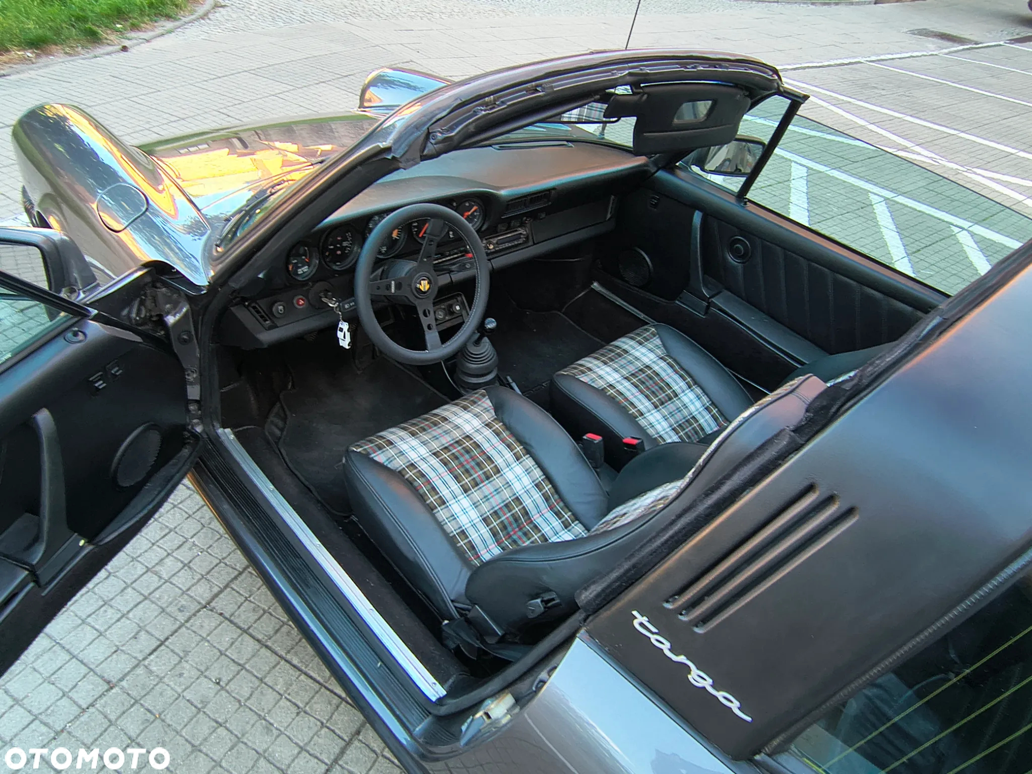 Porsche 911 Carrera 2 Targa - 19